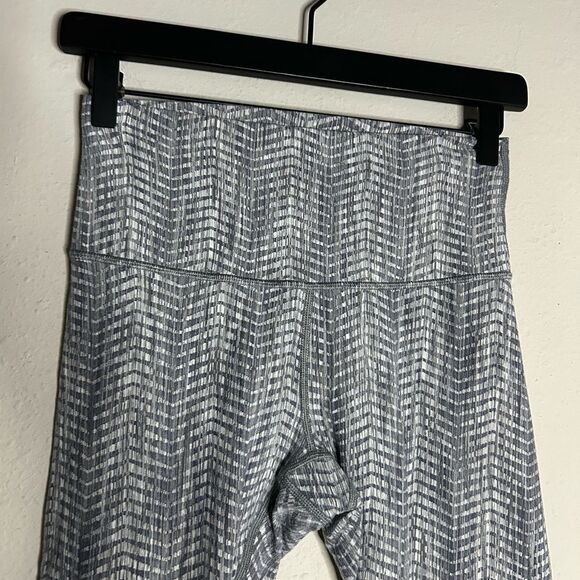 Lululemon Wunder Under High Rise 7/8 Tight Size 6 - Picture 12 of 16